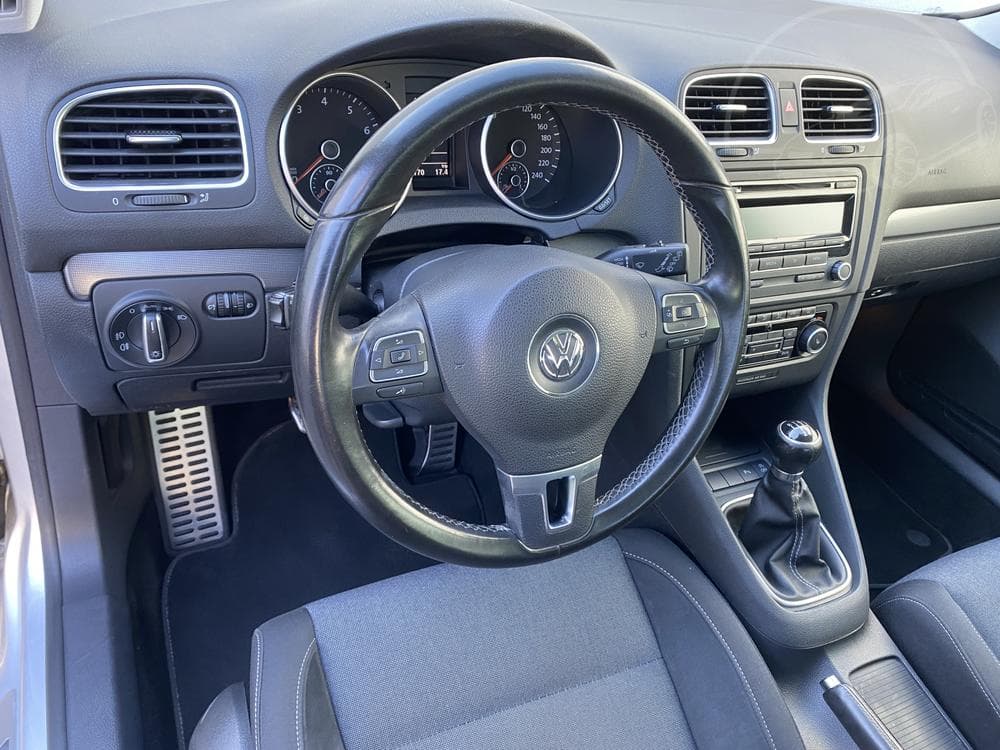 2011 Volkswagen GOLF - 23
