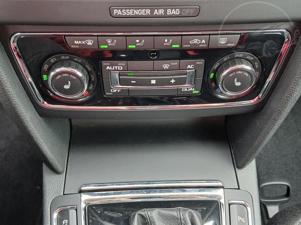 2011 Škoda SUPERB - 16