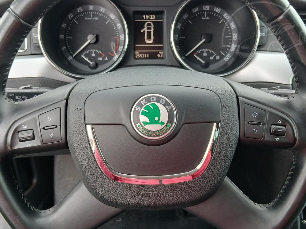 2011 Škoda SUPERB - 18