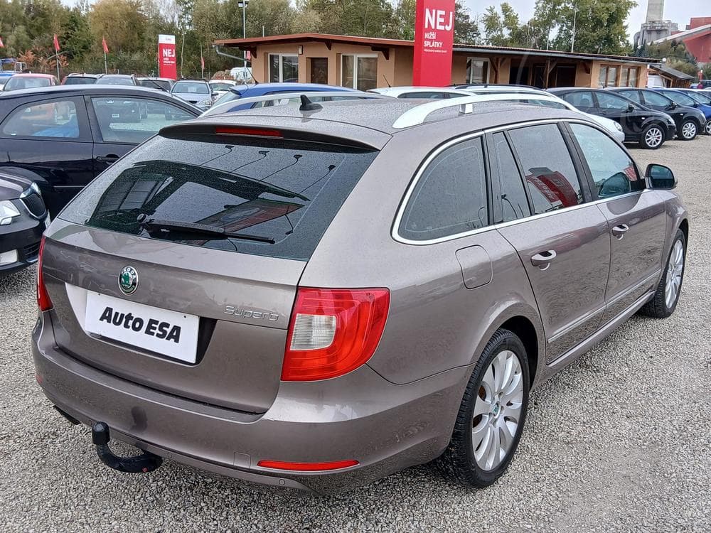 2011 Škoda SUPERB - 4