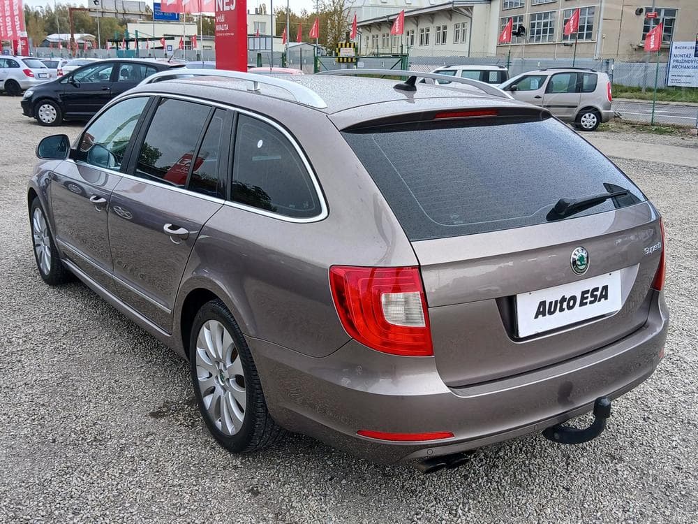 2011 Škoda SUPERB - 6