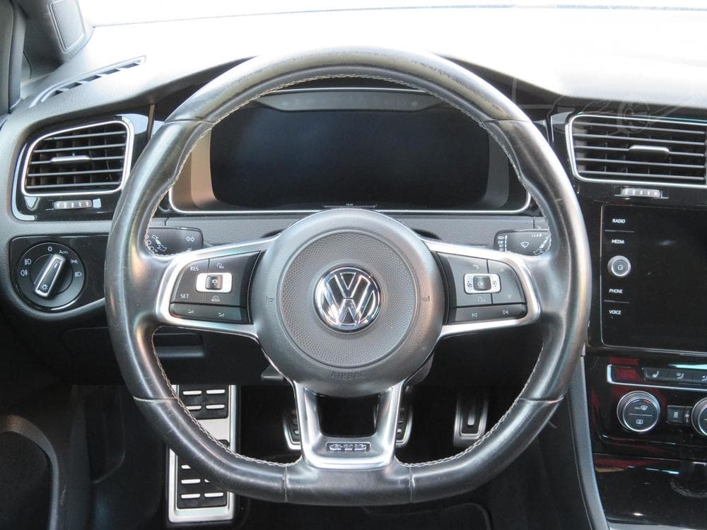 2017 Volkswagen Golf - 17