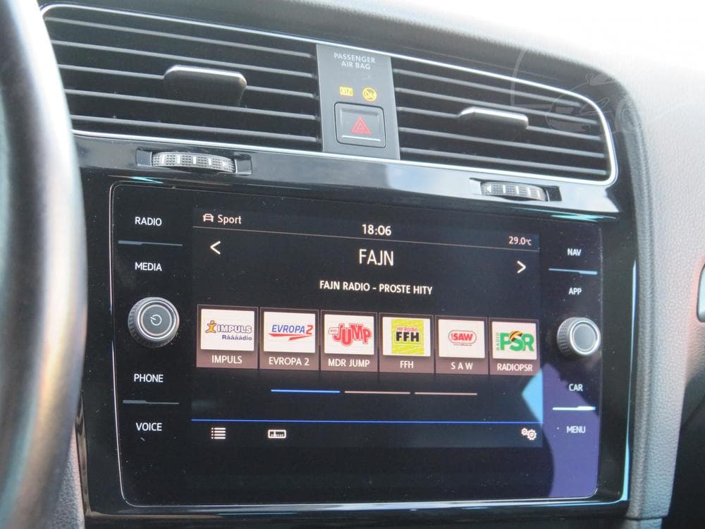 2017 Volkswagen Golf - 18