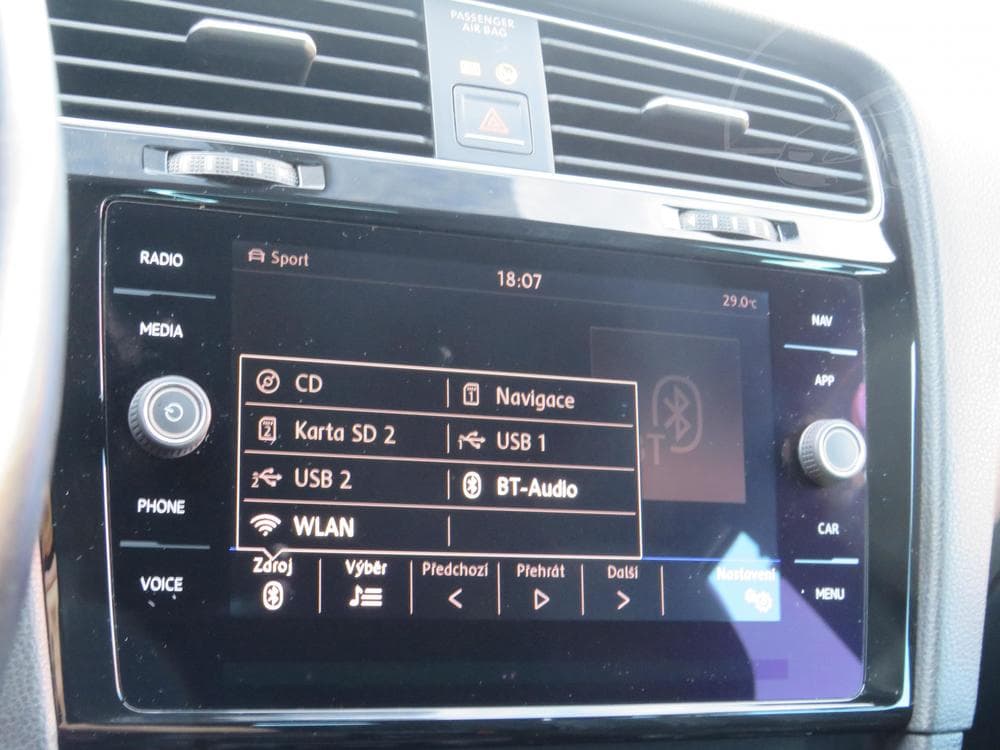 2017 Volkswagen Golf - 19