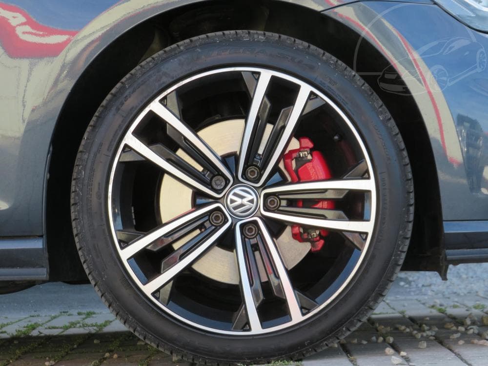 2017 Volkswagen Golf - 9