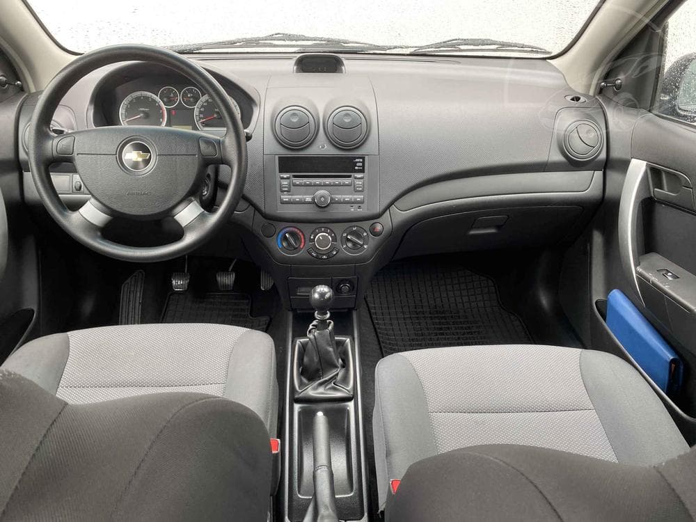 2011 Chevrolet AVEO - 8