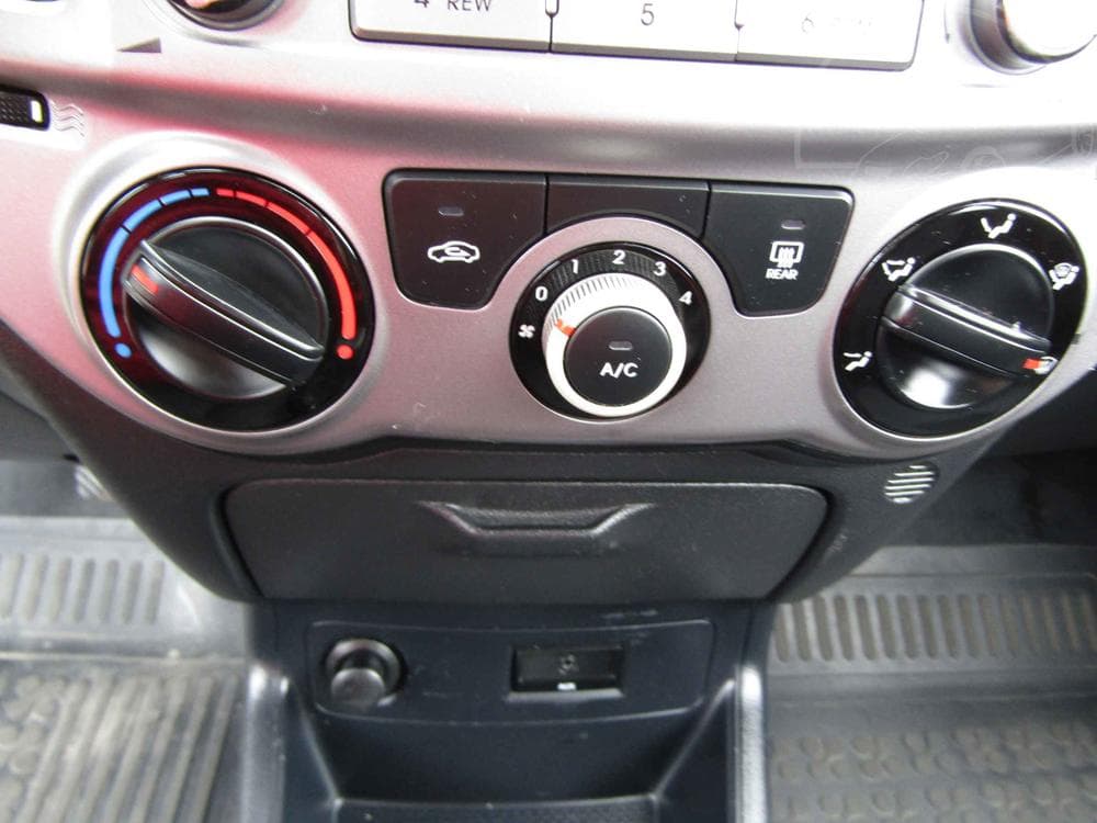 2014 Hyundai i20 - 13