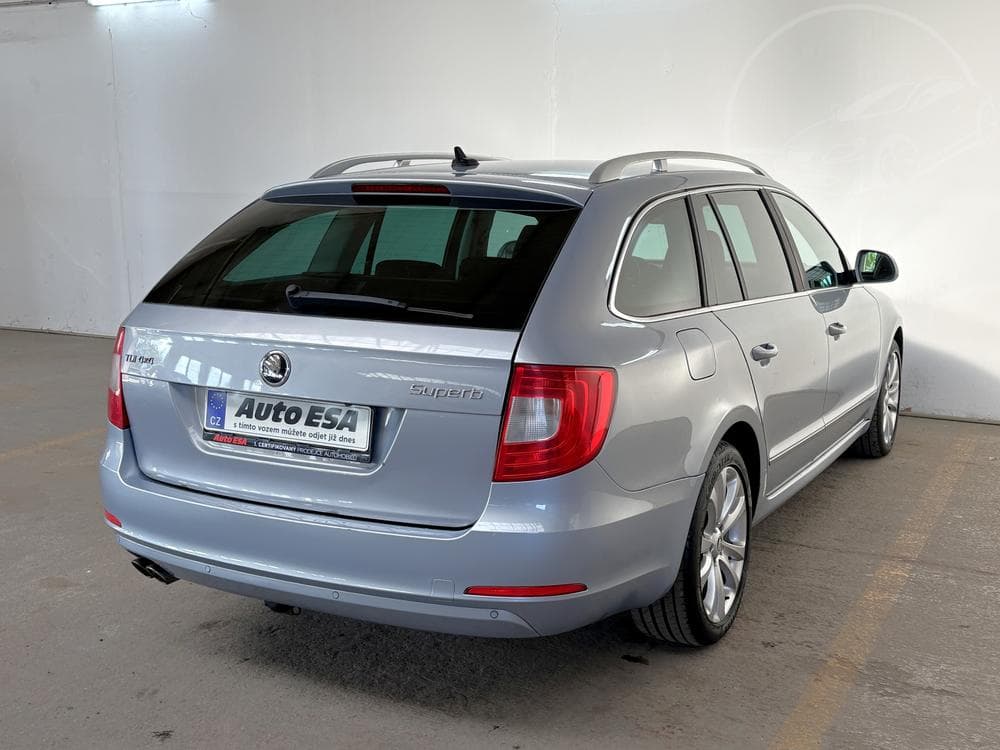 2011 Škoda SUPERB - 7