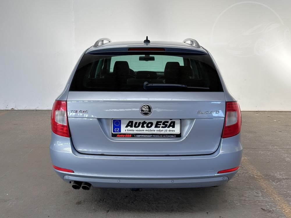 2011 Škoda SUPERB - 9