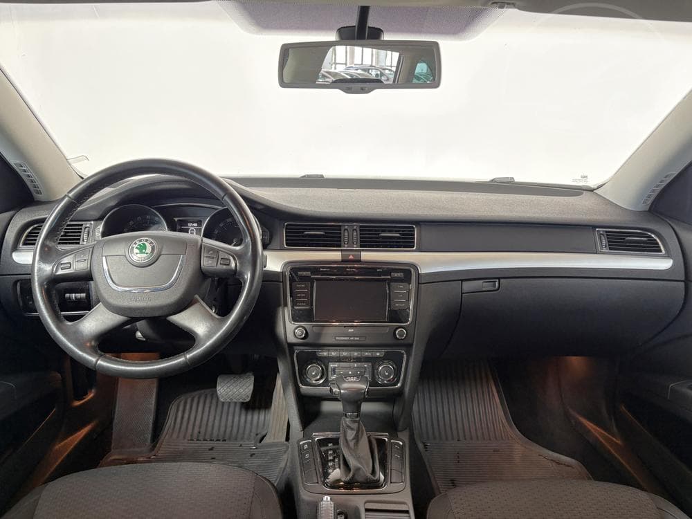 2011 Škoda SUPERB - 15