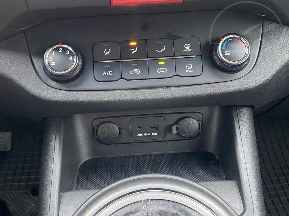 2010 Kia SPORTAGE - 18