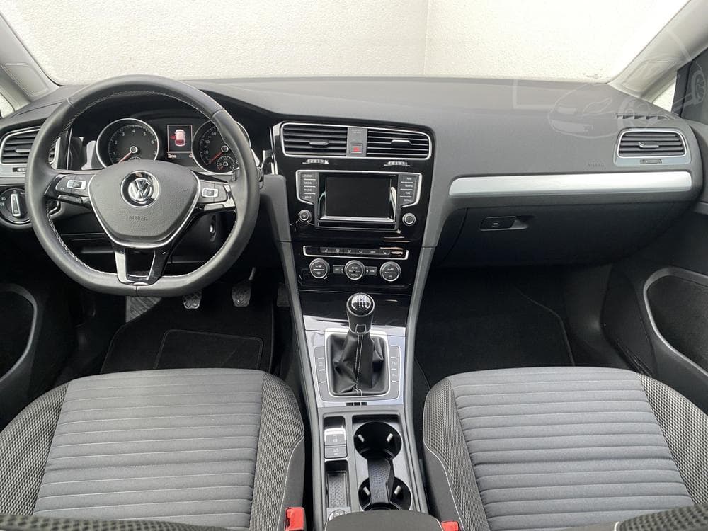 2015 Volkswagen Golf - 8