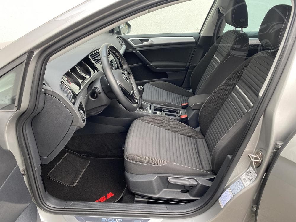 2015 Volkswagen Golf - 9