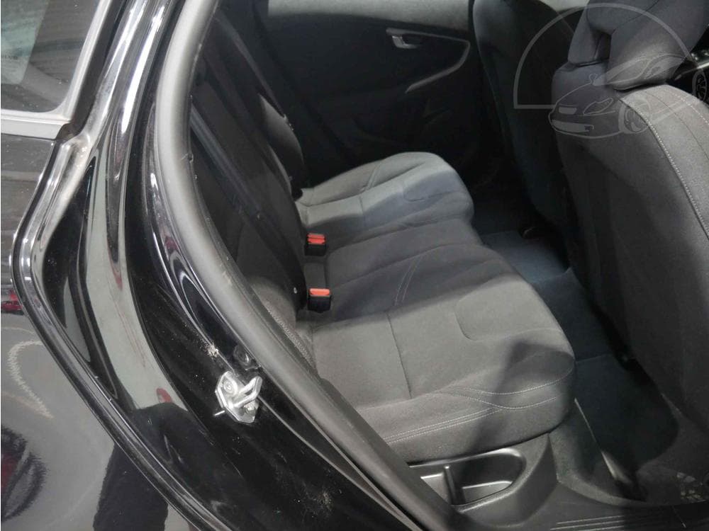 2017 Volvo V40 - 11
