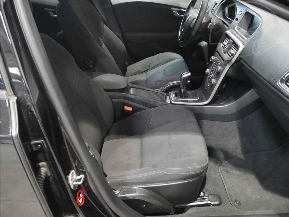 2017 Volvo V40 - 12
