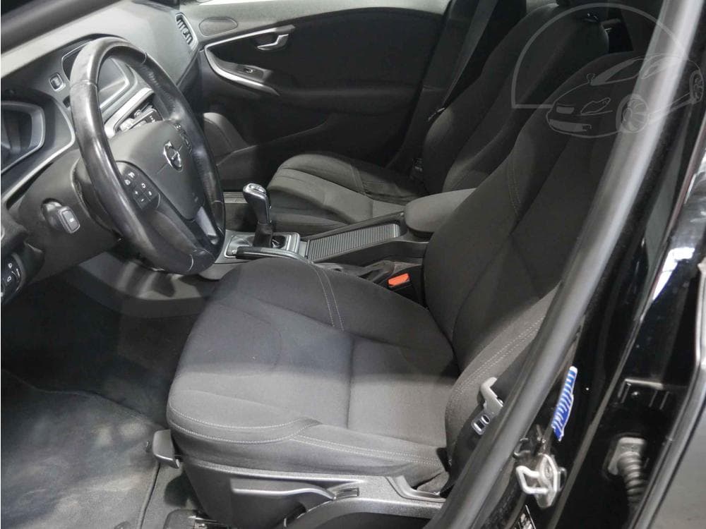 2017 Volvo V40 - 9