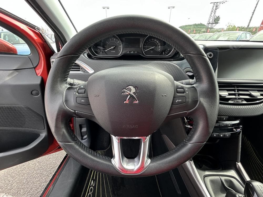 2015 Peugeot 2008 - 12