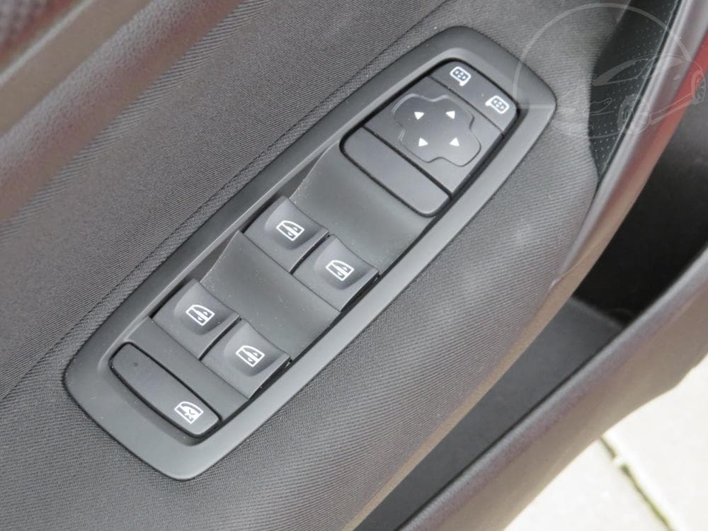 2017 Renault Megane - 12