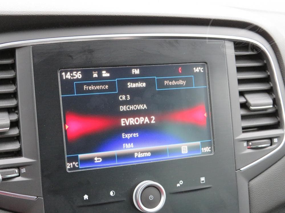 2017 Renault Megane - 17