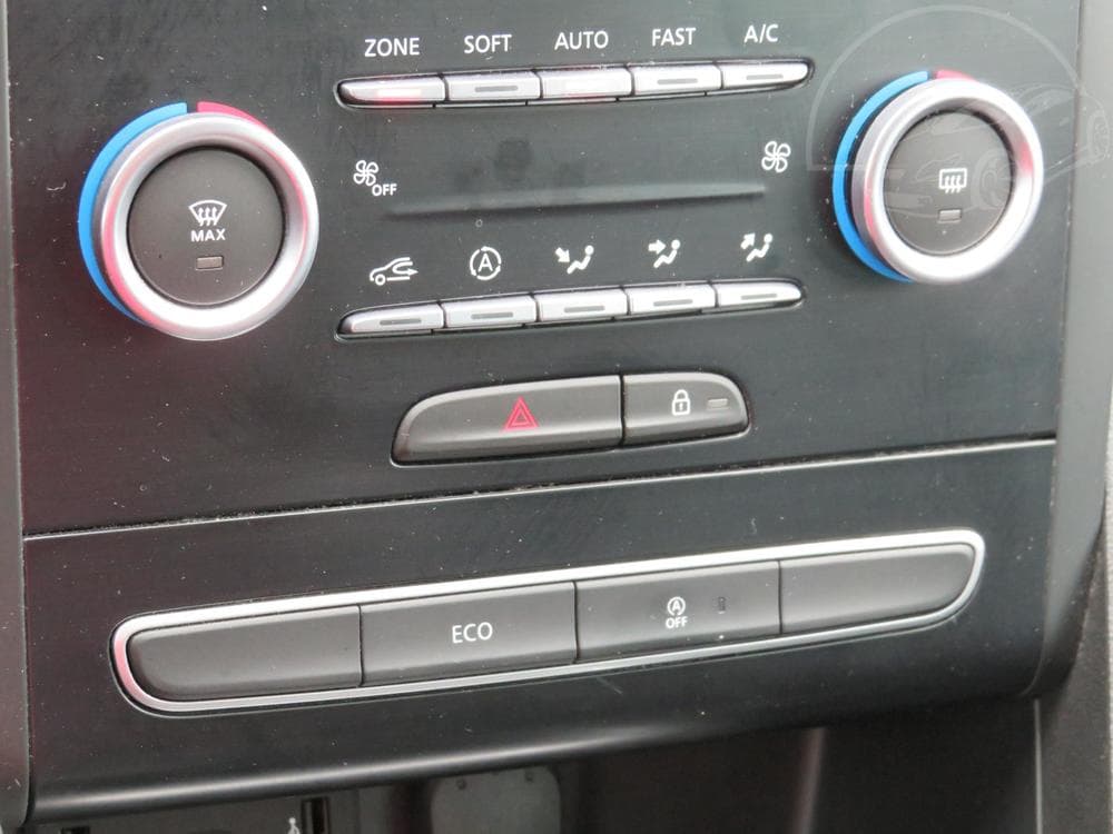 2017 Renault Megane - 19