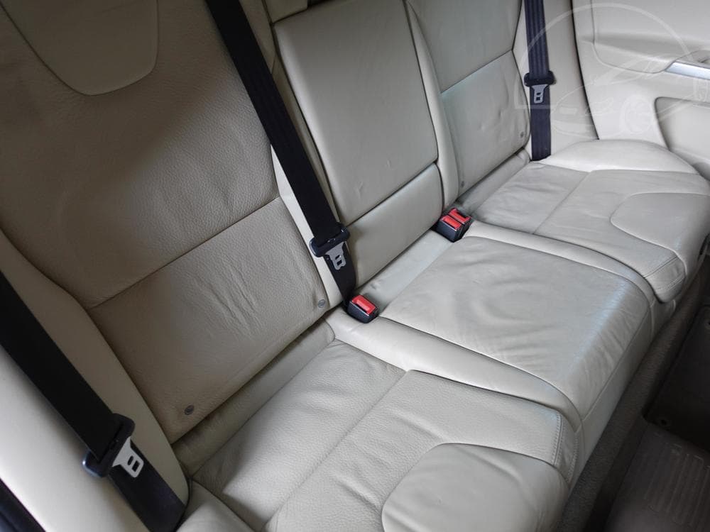 2010 Volvo XC60 - 25