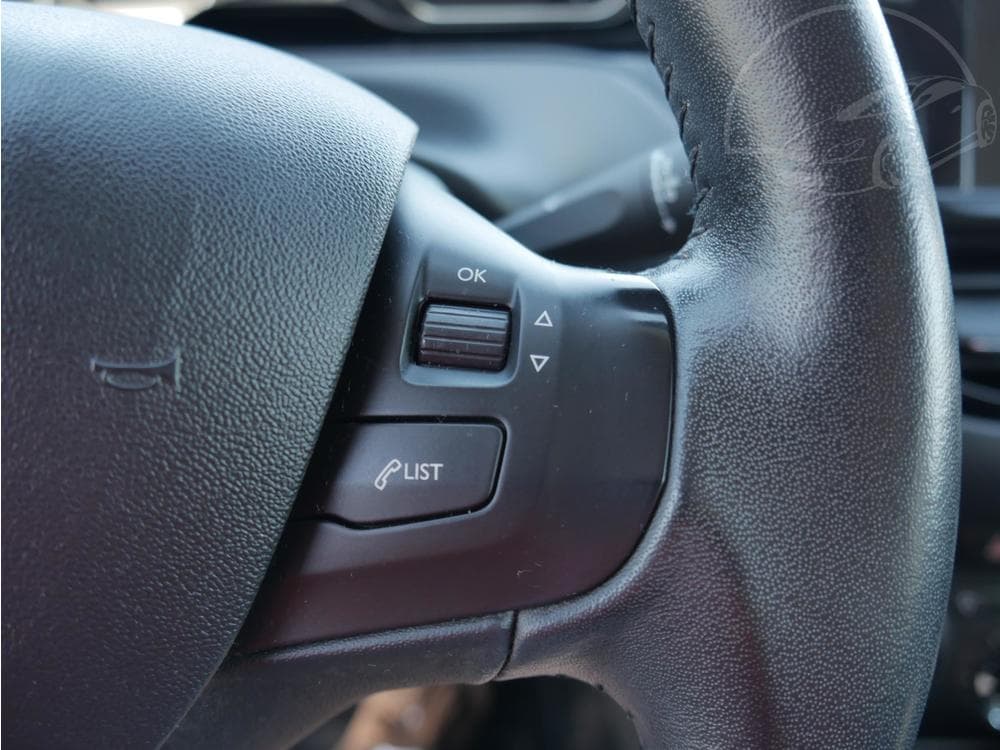 2017 Peugeot 208 - 15