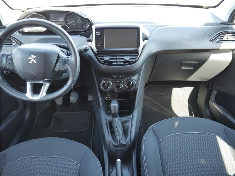 2017 Peugeot 208 - 8