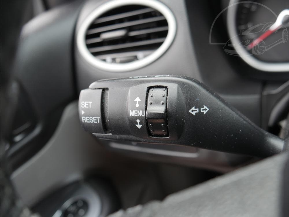 2011 Ford FOCUS - 12