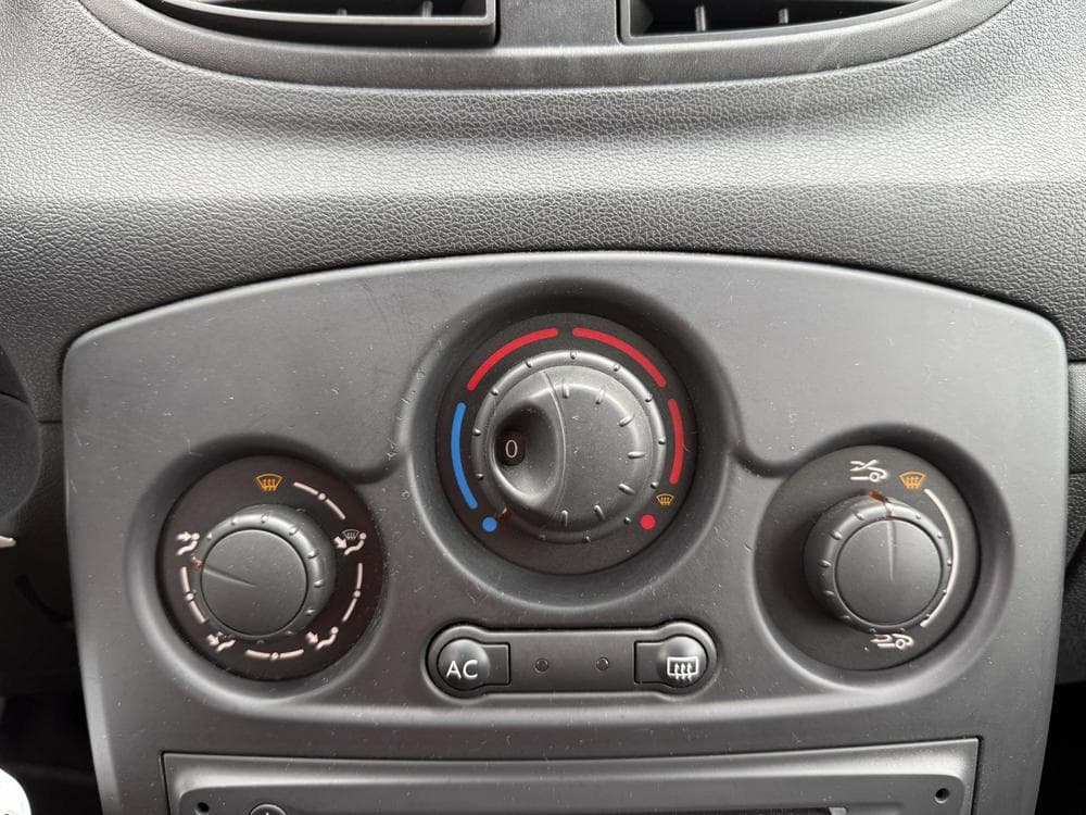 2009 Renault CLIO - 37