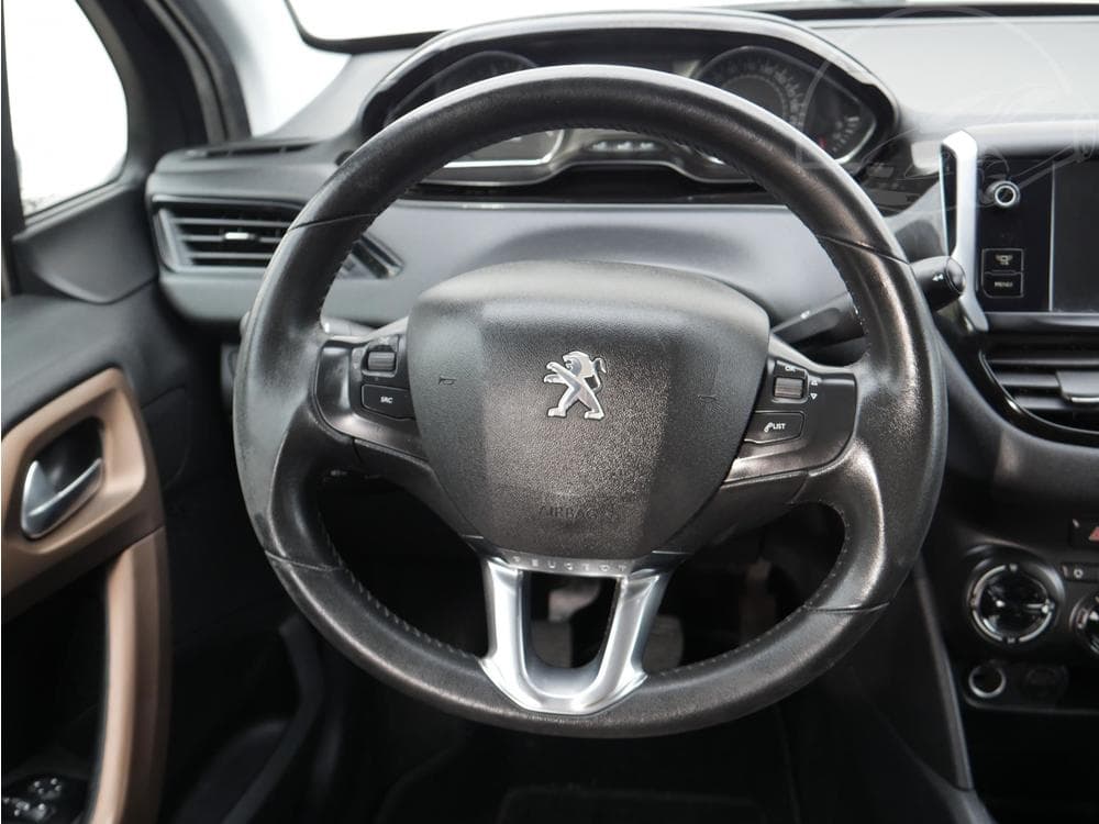 2013 Peugeot 208 - 14