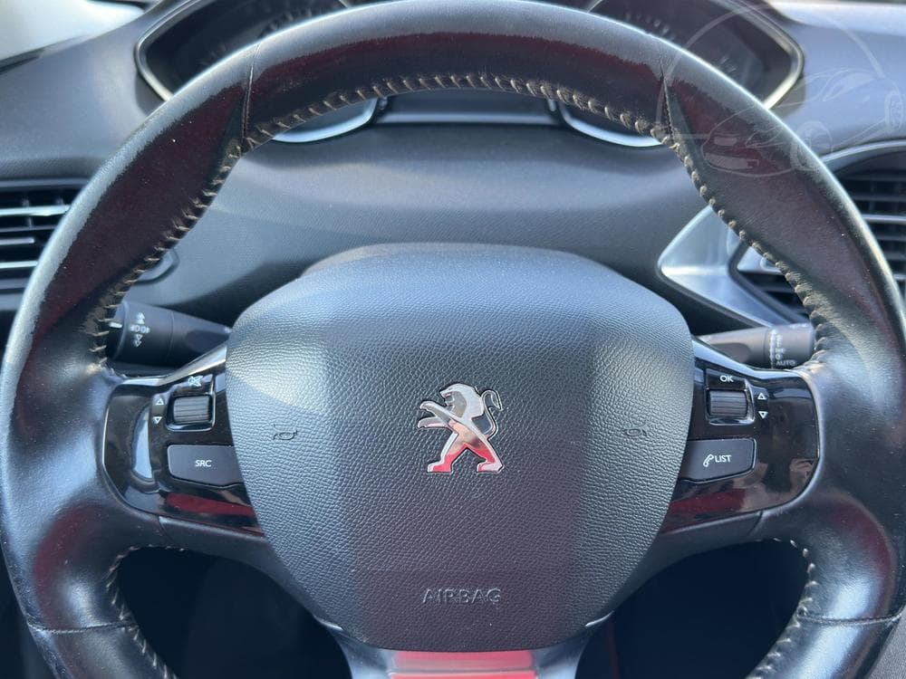 2017 Peugeot 308 - 12