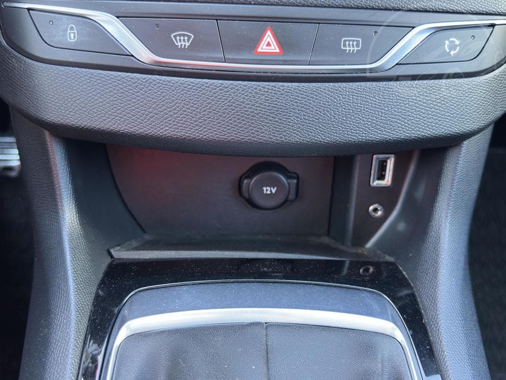 2017 Peugeot 308 - 16