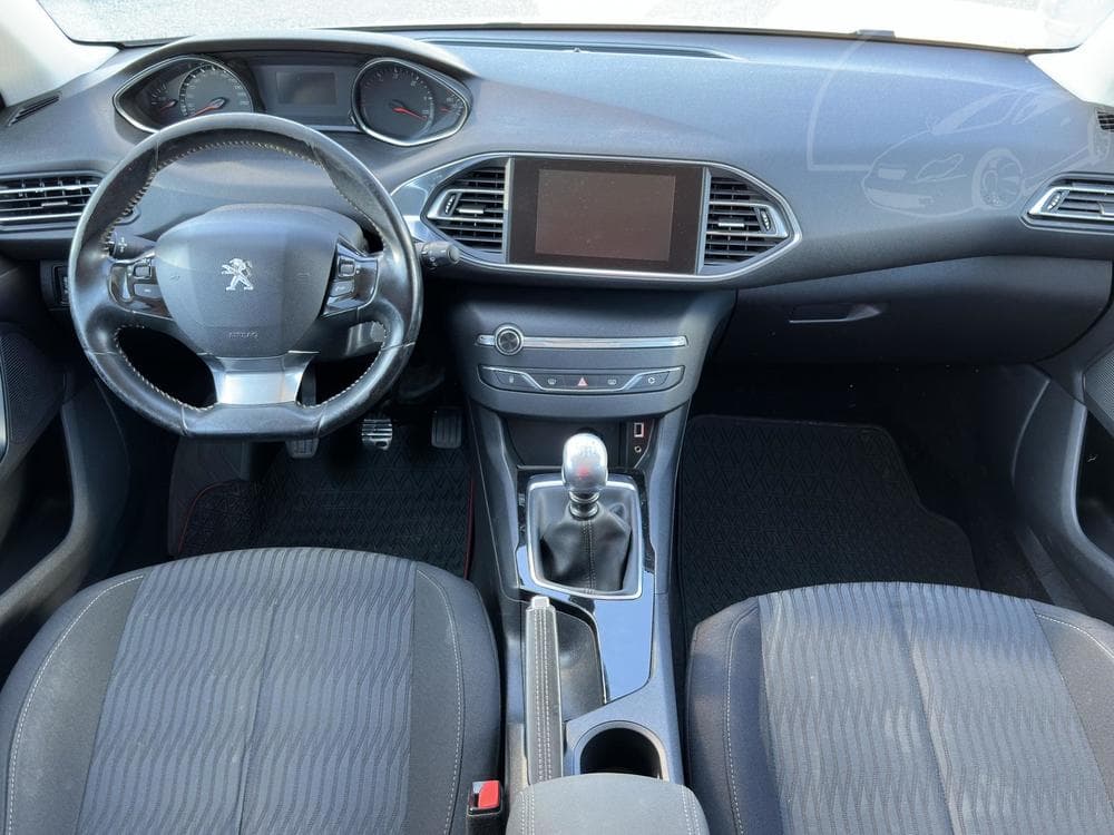 2017 Peugeot 308 - 8