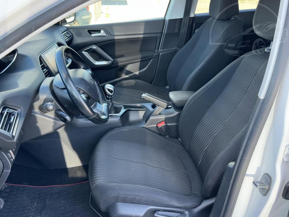2017 Peugeot 308 - 9
