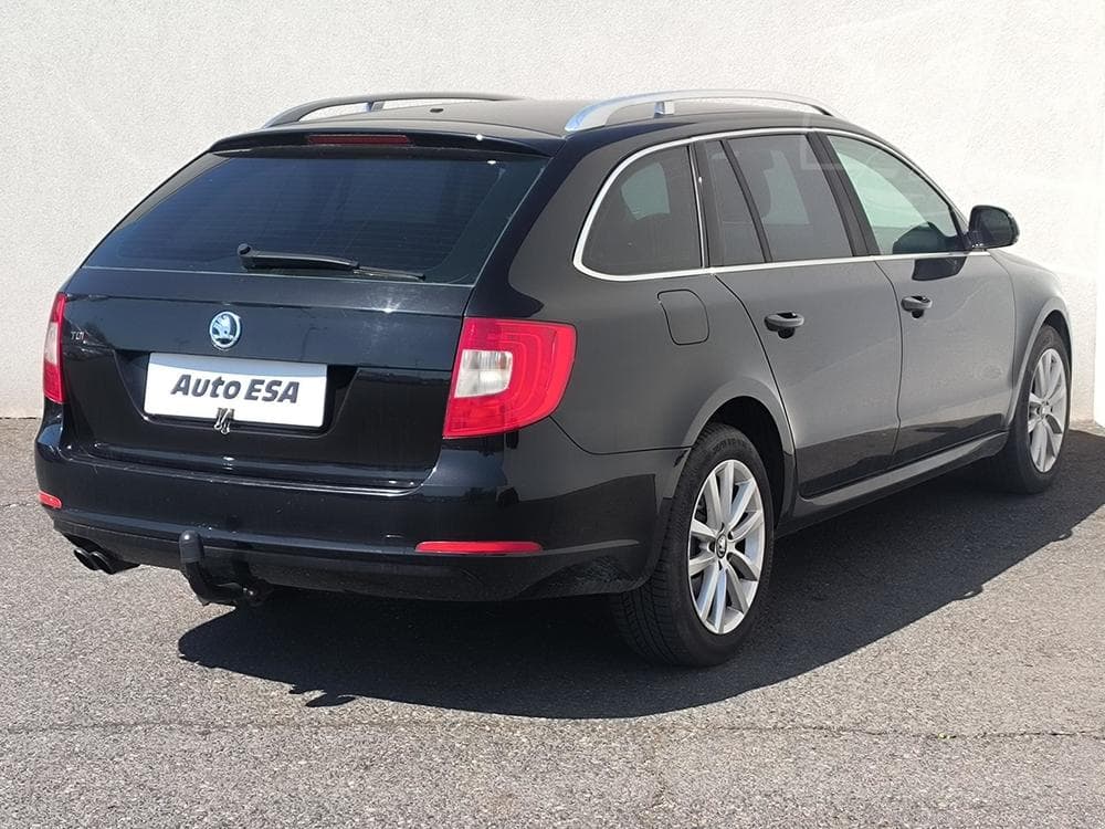 2011 Škoda SUPERB - 4
