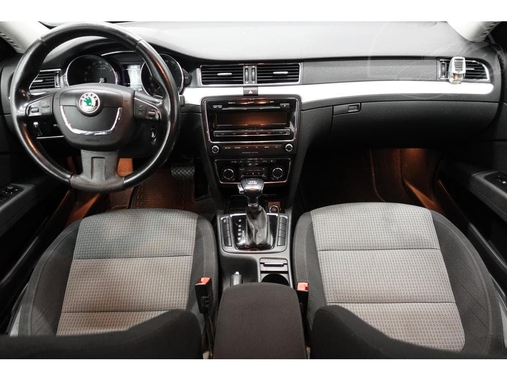 2011 Škoda SUPERB - 8