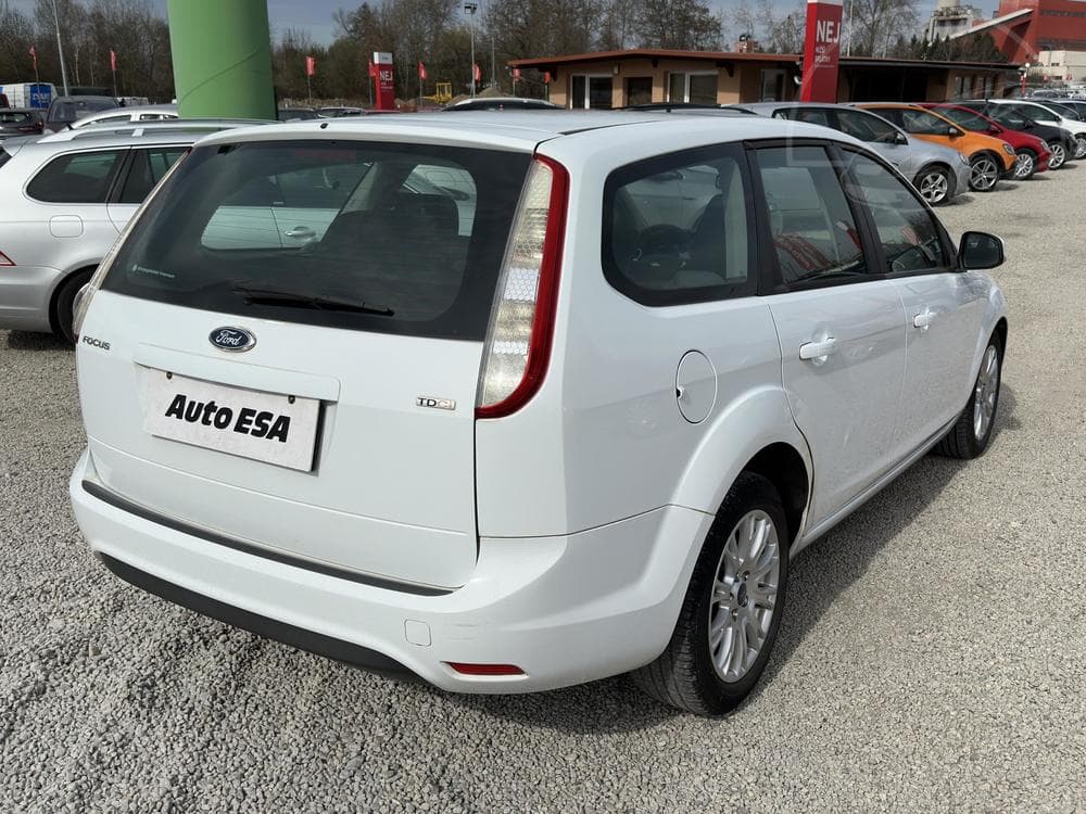 2011 Ford FOCUS - 4