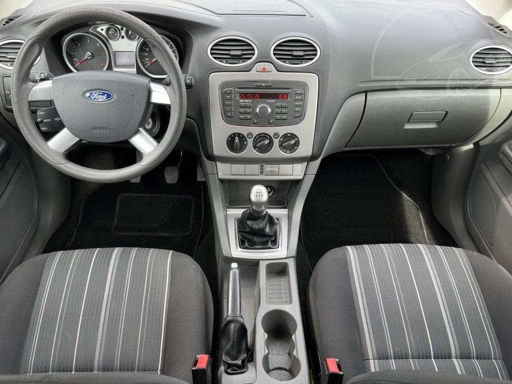 2011 Ford FOCUS - 8