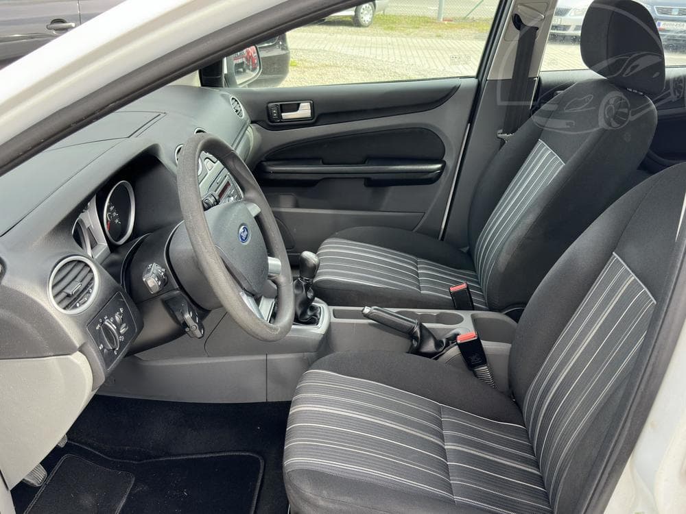 2011 Ford FOCUS - 9