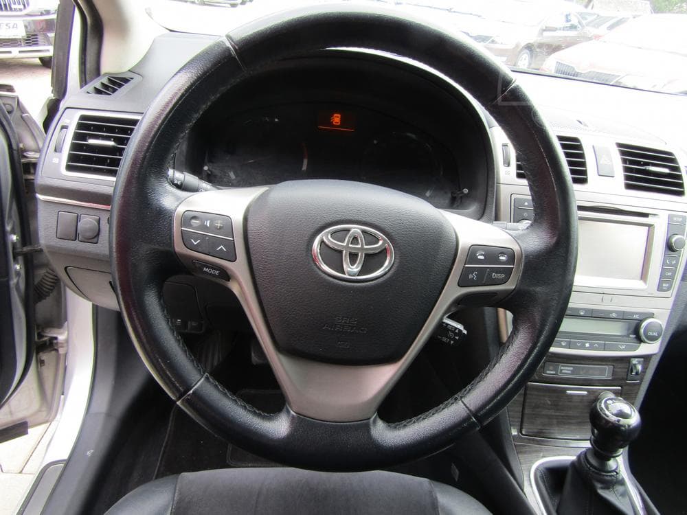 2013 Toyota AVENSIS - 17