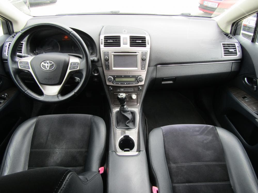 2013 Toyota AVENSIS - 8