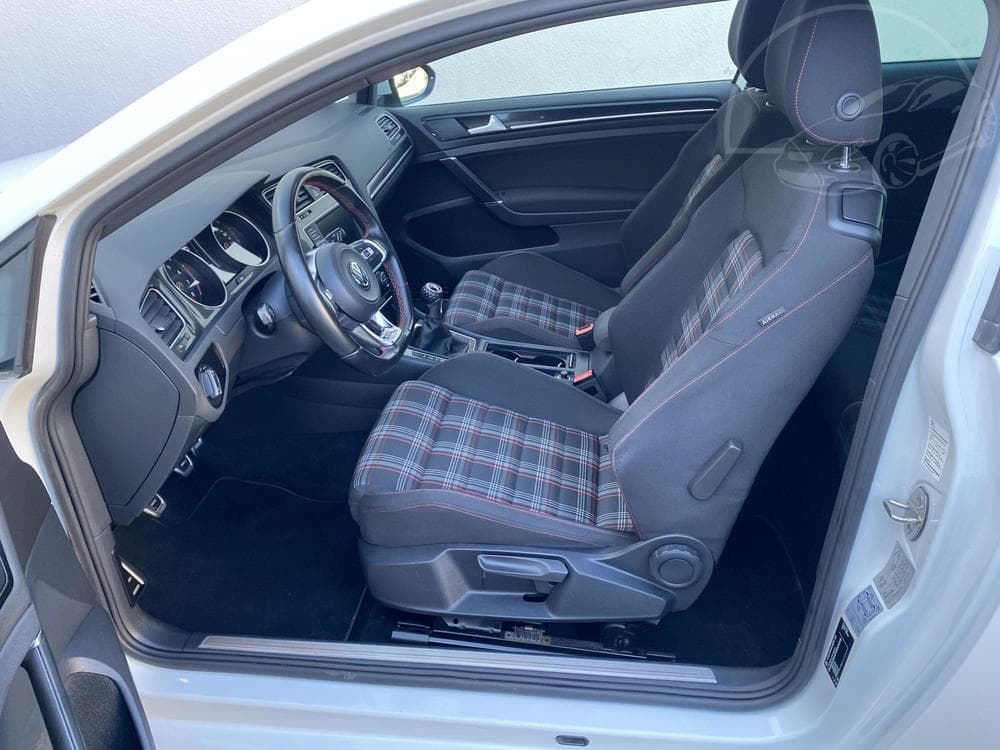 2016 Volkswagen GOLF - 33