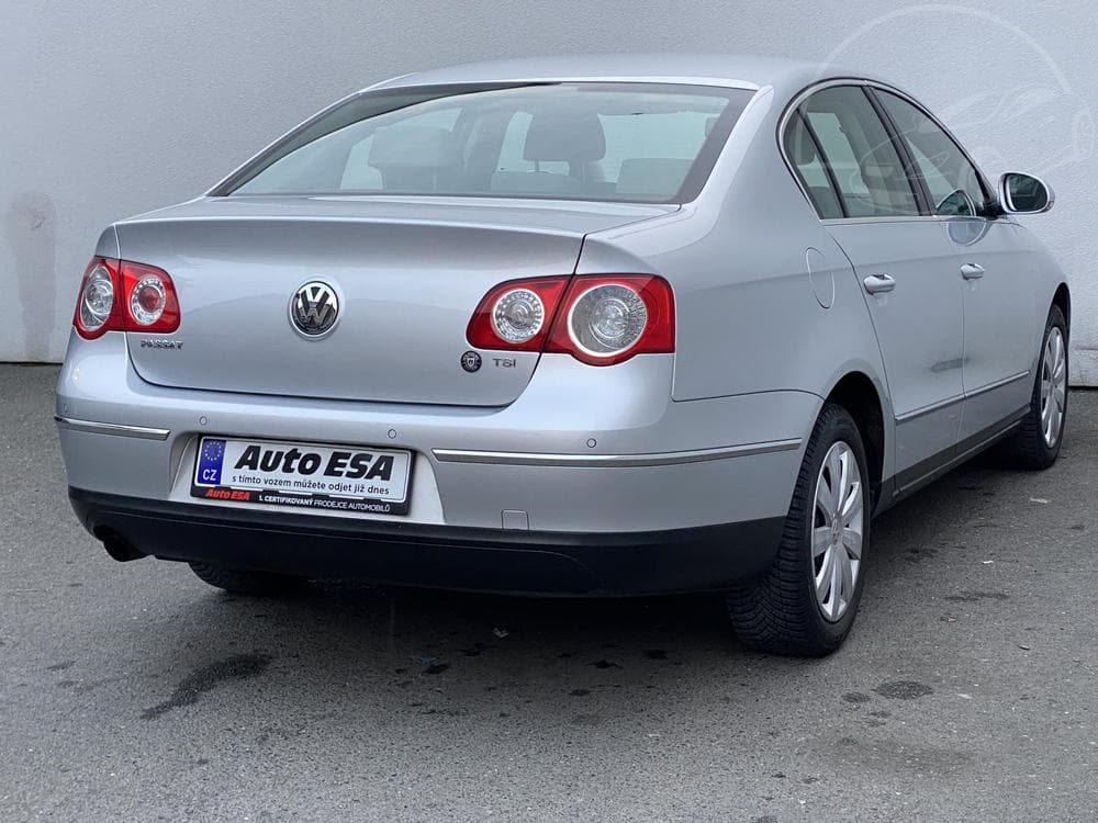 2008 Volkswagen PASSAT - 4