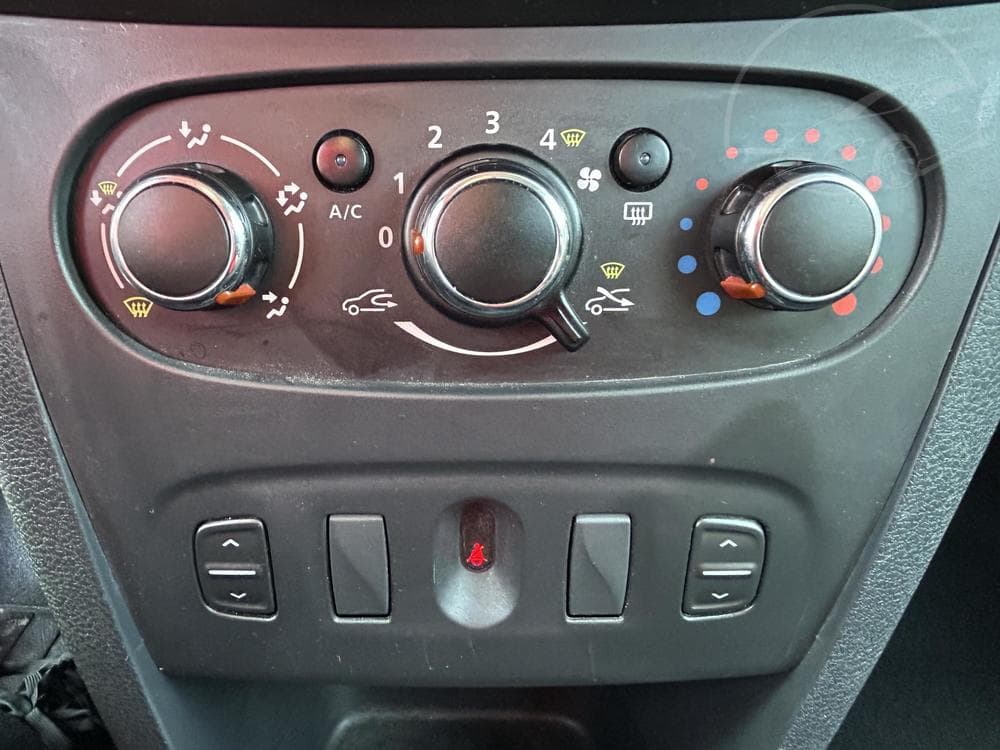 2015 Dacia LOGAN - 45