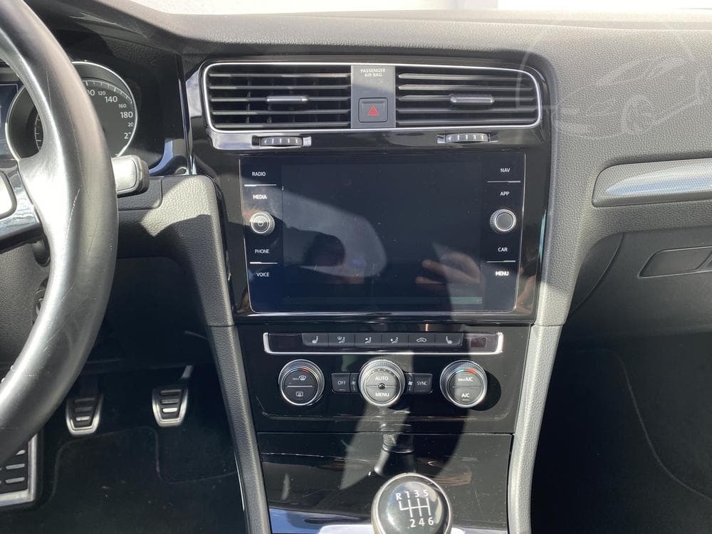 2019 Volkswagen GOLF - 23