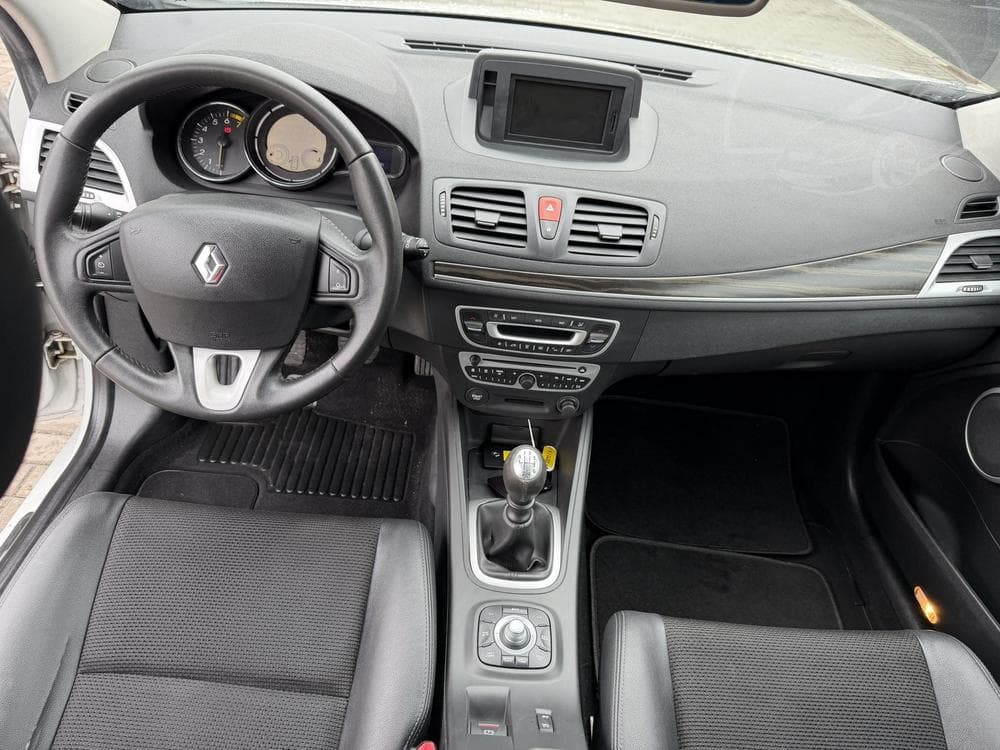 2010 Renault MEGANE - 7