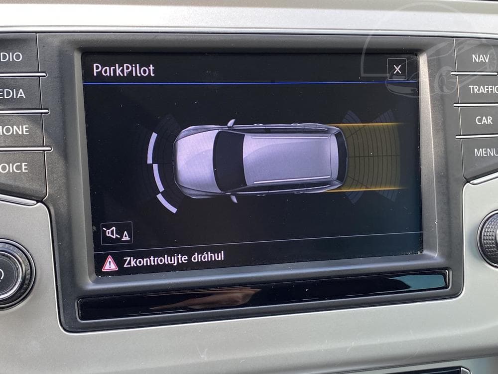 2017 Volkswagen PASSAT - 17
