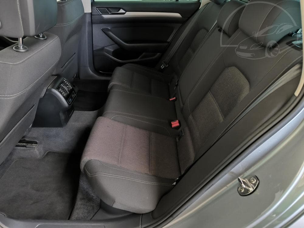 2019 Volkswagen PASSAT - 28