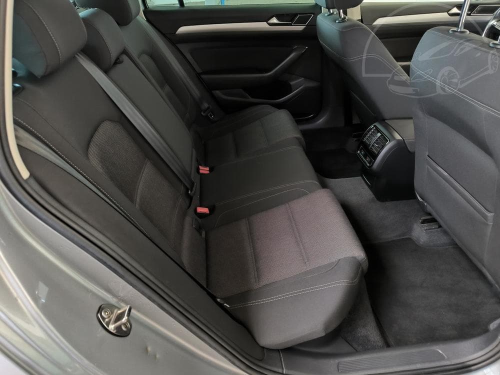 2019 Volkswagen PASSAT - 31