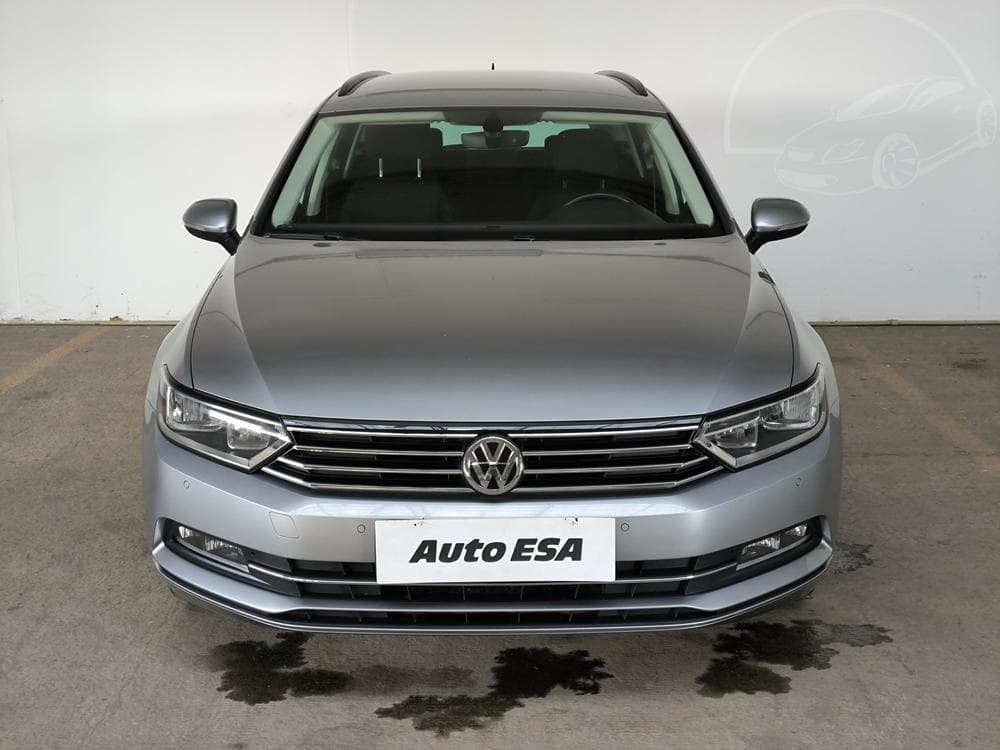 2019 Volkswagen PASSAT - 4